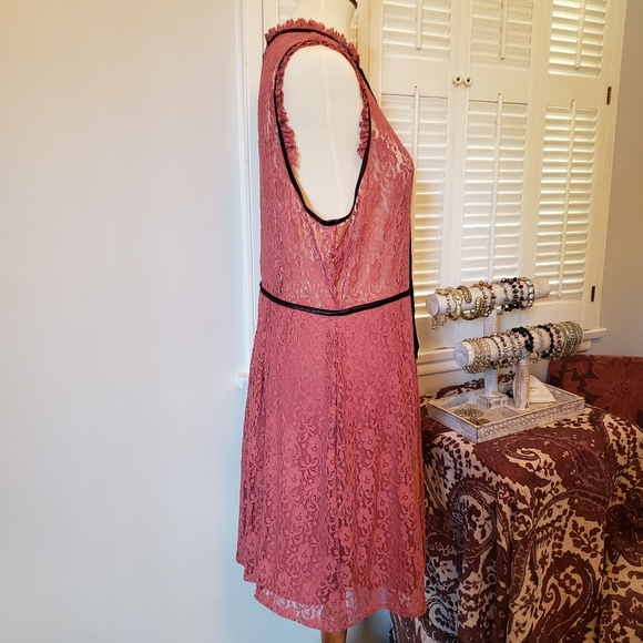 Forever 21 Lace Dress - Picture 4 of 5